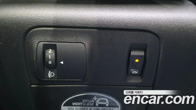 Renault SM6 2016 thumb 11