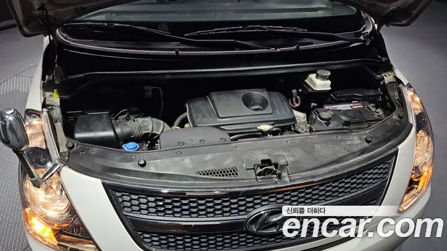 Hyundai Staria 2011 thumb 9
