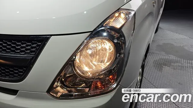 Hyundai Staria 2011 thumb 12