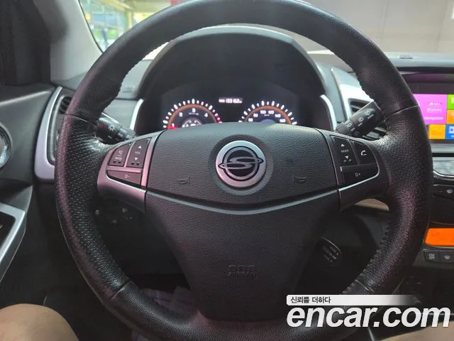 KGM Korando 2015 thumb 11