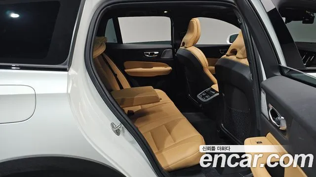 Volvo V60 Cross Country 2024 thumb 9