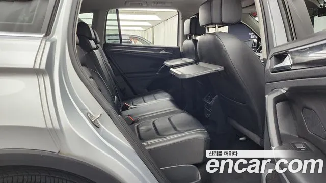 Volkswagen Tiguan 2018 thumb 11