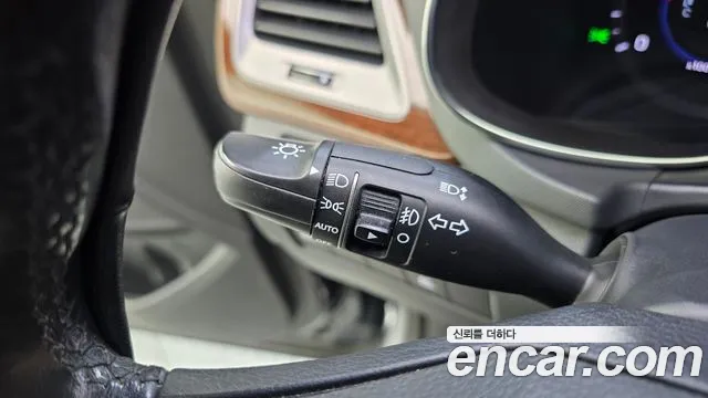 Hyundai DM 2014 thumb 6