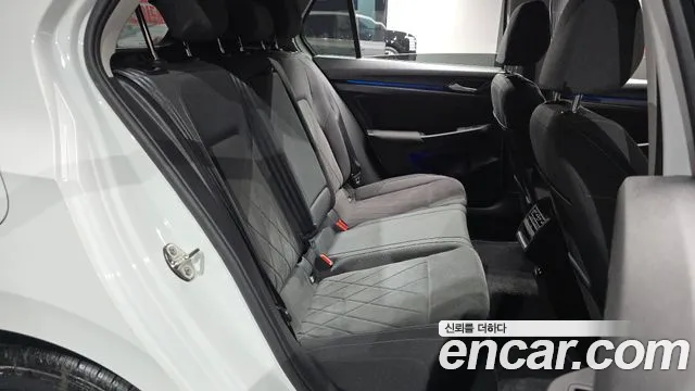 Volkswagen Golf 2022 thumb 2