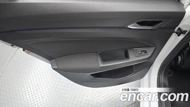 Volkswagen Golf 2022 thumb 11