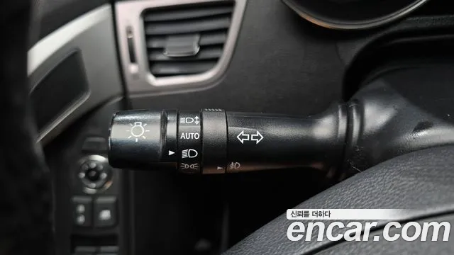 Hyundai Avante 2010 thumb 2