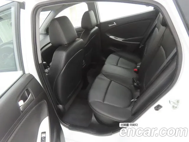 Hyundai Accent 2015 thumb 9