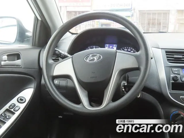 Hyundai Accent 2015 thumb 3