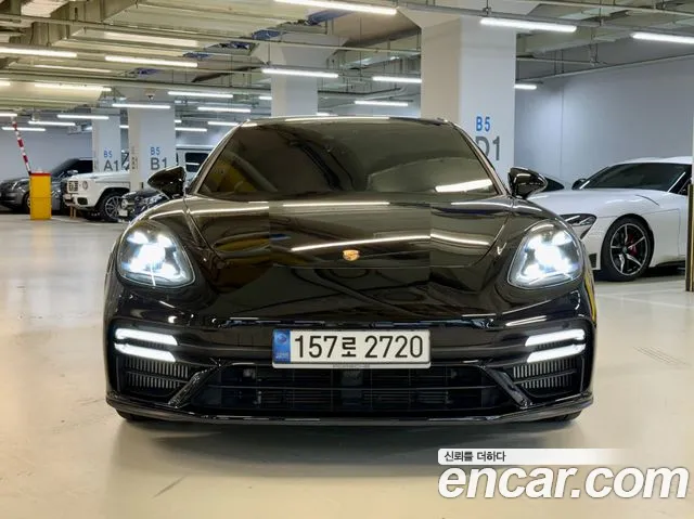 Porsche Panamera 2021 thumb 10