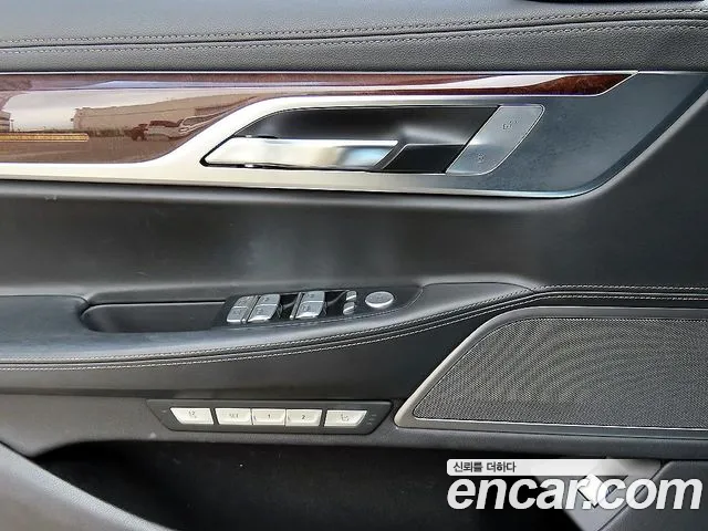 BMW 7 серии 2016 thumb 12
