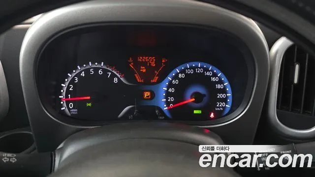 Nissan Cube 2011 thumb 12