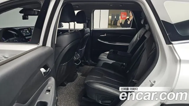 Hyundai Santa Fe 2018 thumb 8