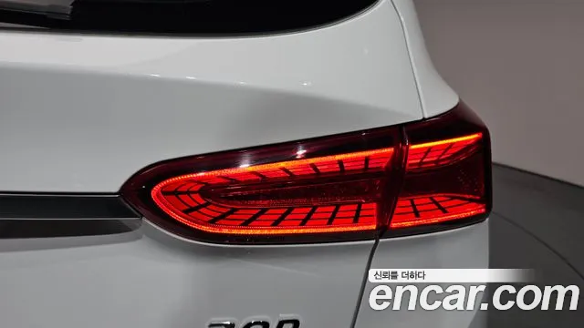 Hyundai Santa Fe 2018 thumb 10