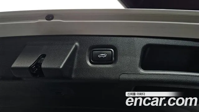 Hyundai Santa Fe 2018 thumb 3