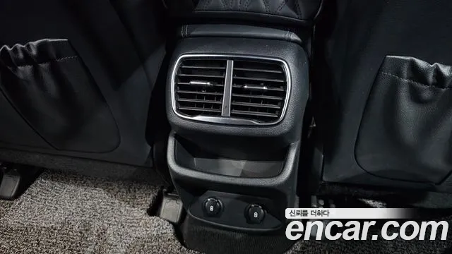 Hyundai Santa Fe 2018 thumb 11