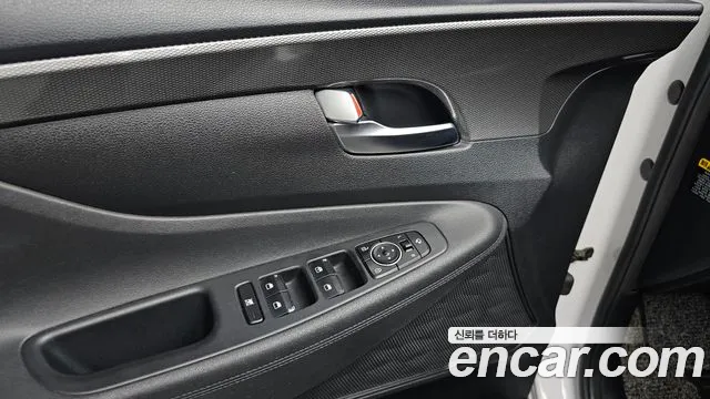 Hyundai Santa Fe 2018 thumb 6