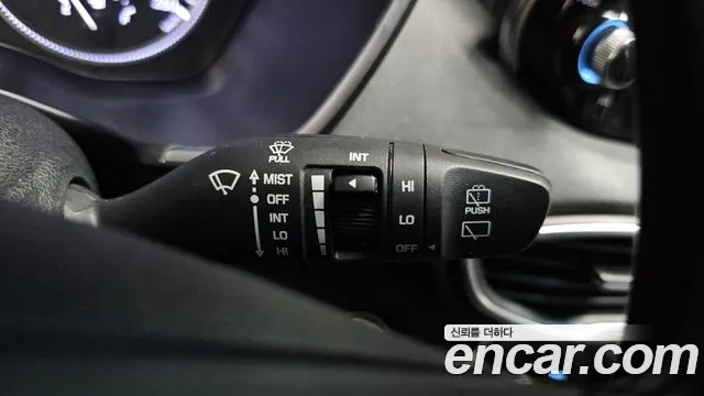 Hyundai Santa Fe 2018 thumb 9