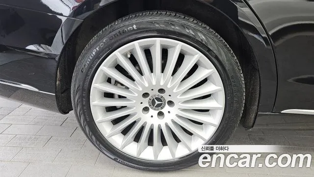 Mercedes-Benz S-Class 2019 thumb 11