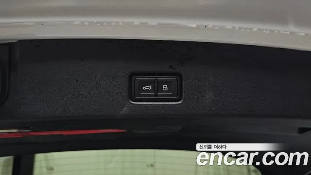 Audi Q4 e-tron 2023 thumb 3