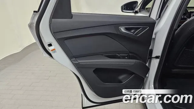 Audi Q4 e-tron 2023 thumb 5