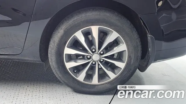 Kia Carnival 2015 thumb 2