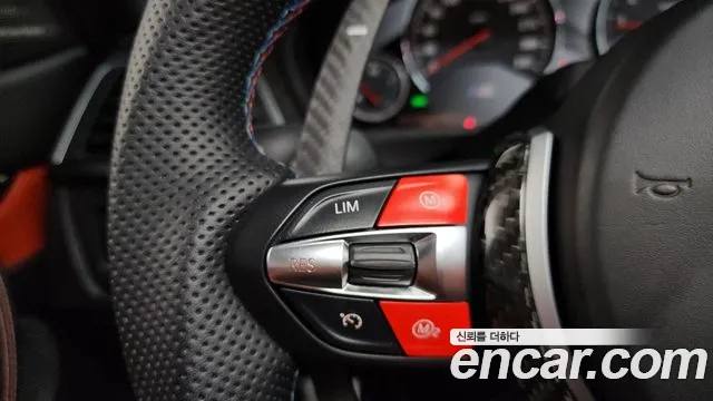 BMW M4 2016 thumb 5