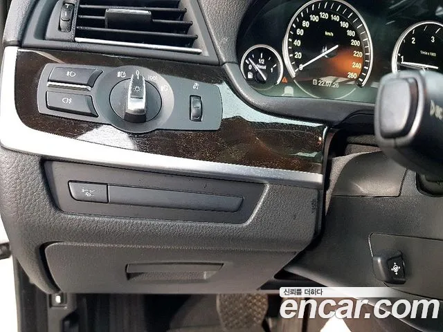 BMW 5 серии 2011 thumb 10