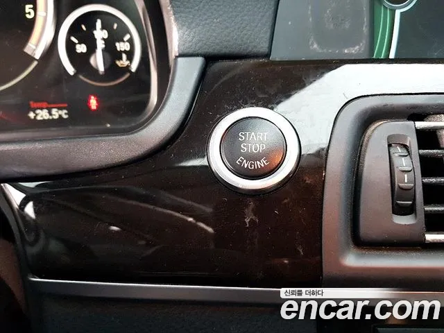 BMW 5 серии 2011 thumb 11