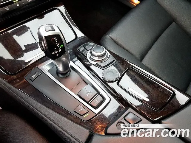 BMW 5 серии 2011 thumb 5