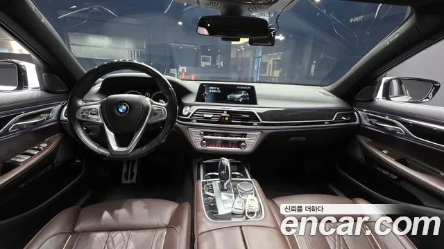 BMW 7 серии 2017 thumb 2