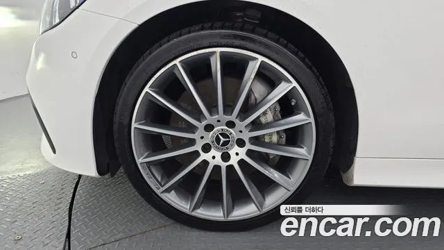 Mercedes-Benz E-Class 2021 thumb 3