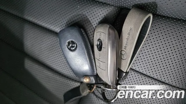 Mercedes-Benz E-Class 2021 thumb 8