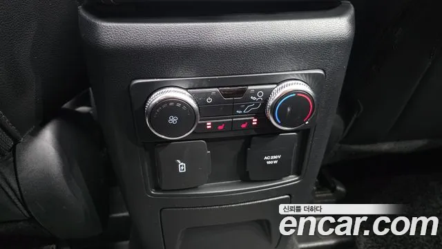 Ford Explorer 2022 thumb 11