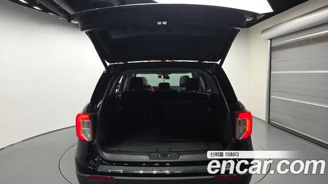 Ford Explorer 2022 thumb 9