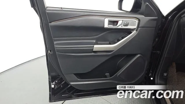 Ford Explorer 2022 thumb 8