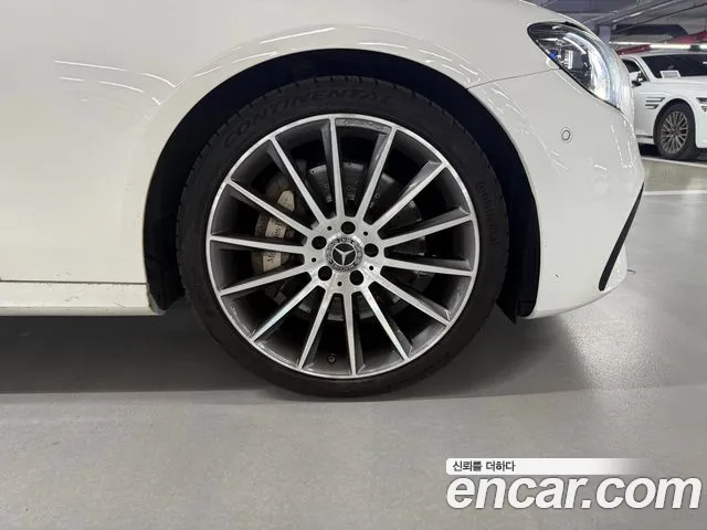Mercedes-Benz E-Class 2021 thumb 5