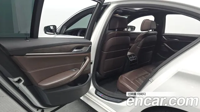 BMW 5 серии 2020 thumb 5