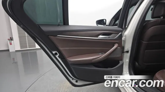 BMW 5 серии 2020 thumb 2