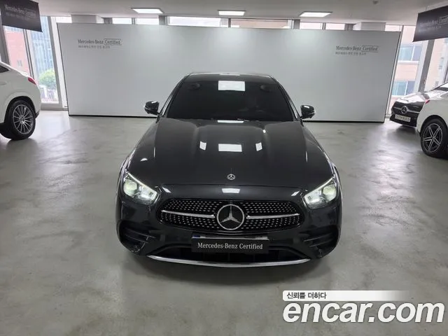 Mercedes-Benz E-Class 2022 thumb 12