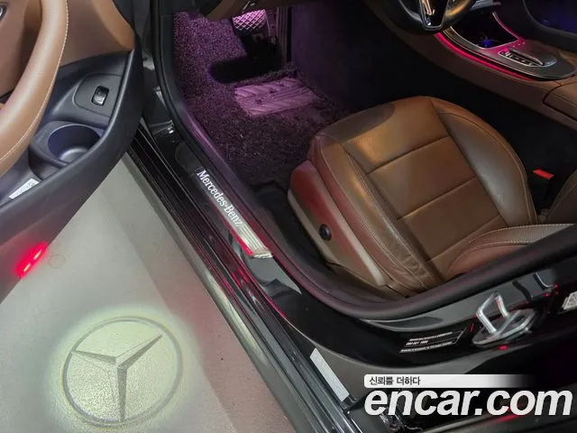 Mercedes-Benz E-Class 2022 thumb 11