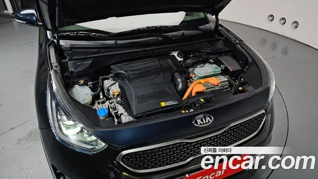 Kia Niro 2018 thumb 2