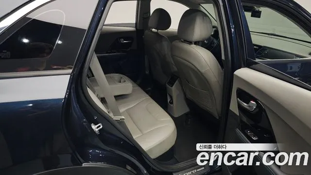 Kia Niro 2018 thumb 4