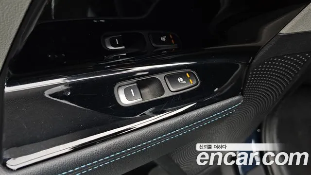 Kia Niro 2018 thumb 10