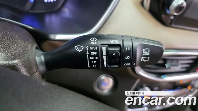 Hyundai Santa Fe 2018 thumb 8