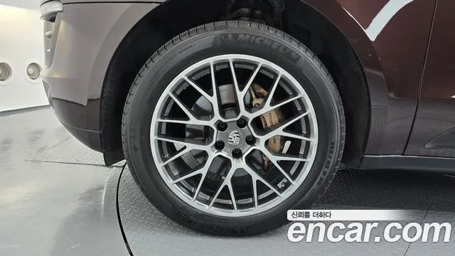 Porsche Macan 2014 thumb 5