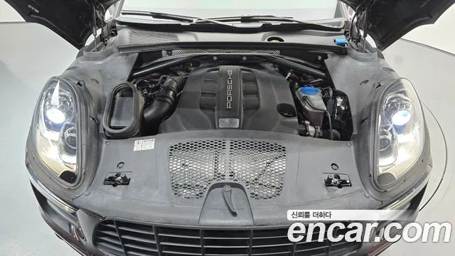 Porsche Macan 2014 thumb 10
