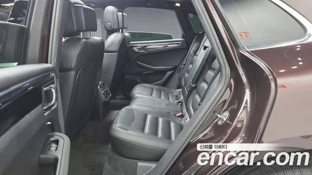 Porsche Macan 2014 thumb 3
