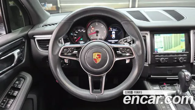 Porsche Macan 2014 thumb 6