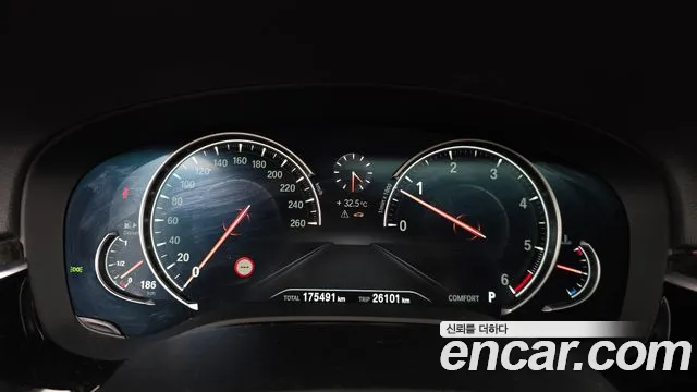 BMW 5 серии 2017 thumb 9