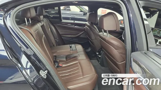 BMW 5 серии 2017 thumb 11